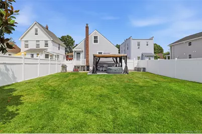 64 Lehrer Avenue, Elmont, NY 11003 - Photo 27