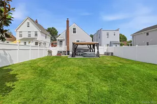 64 Lehrer Ave, Elmont, NY 11003 - Photo 27