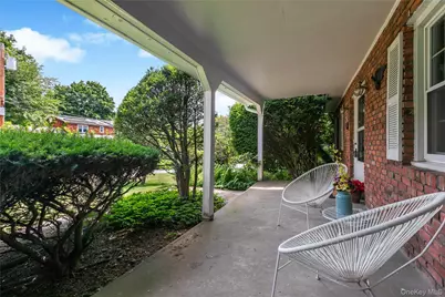 8 McKenna Place, Mamaroneck, NY 10543 - Photo 3