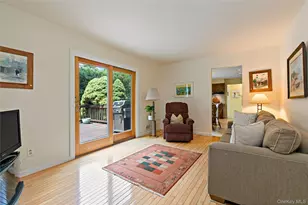 8 McKenna Pl, Mamaroneck, NY 10543 - Photo 7