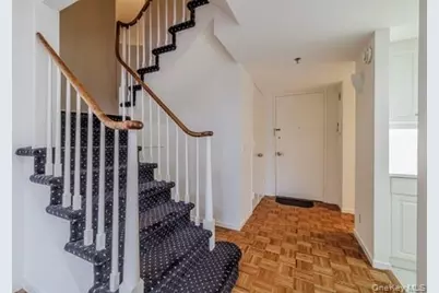 111 Cherry Valley #M16, Garden City, NY 11530 - Photo 5