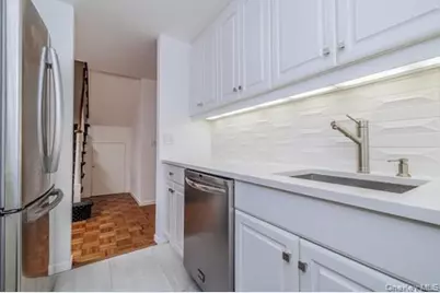 111 Cherry Valley #M16, Garden City, NY 11530 - Photo 7