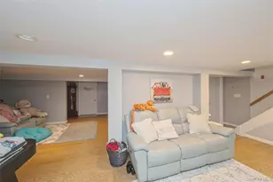 389 Briarwood Rd, Massapequa, NY 11758 - Photo 17