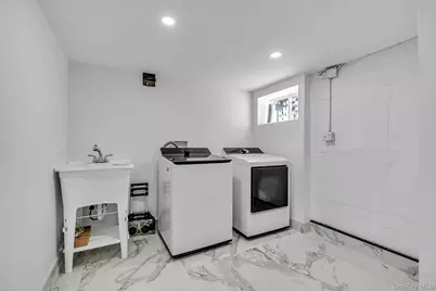 206-15 Richland Avenue, Oakland Gardens, NY 11364 - Photo 19