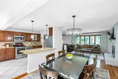 4 Dale Court, Hauppauge, NY 11788 - Photo 7
