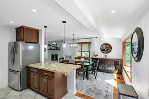 4 Dale Ct, Hauppauge, NY 11788 - Photo 9