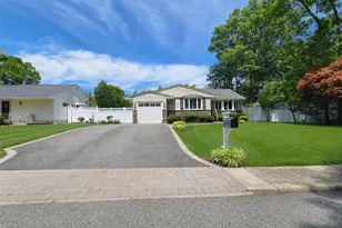7 Talbot Ln, Smithtown, NY 11787 - Photo 3