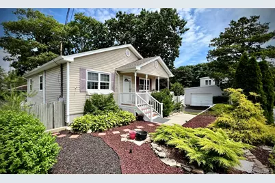 89 Rugby Drive, Shirley, NY 11967 - Photo 5