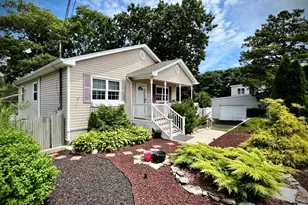 89 Rugby Dr, Shirley, NY 11967 - Photo 5