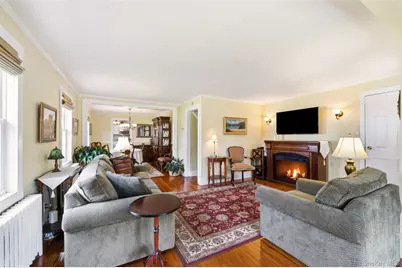 131 Terrace Avenue, West Babylon, NY 11704 - Photo 5