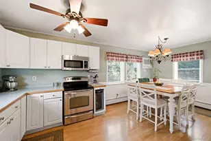 131 Terrace Ave, West Babylon, NY 11704 - Photo 9