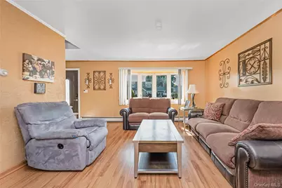 23 Scholl Drive, Farmingdale, NY 11735 - Photo 11