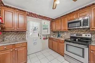 23 Scholl Dr, Farmingdale, NY 11735 - Photo 17