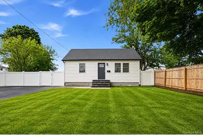 606 Catskill Avenue, Lindenhurst, NY 11757 - Photo 1