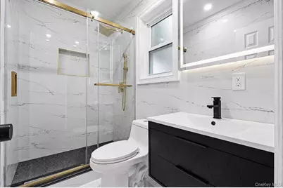 606 Catskill Avenue, Lindenhurst, NY 11757 - Photo 9