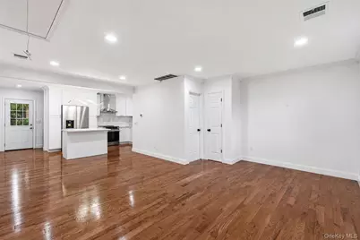 606 Catskill Avenue, Lindenhurst, NY 11757 - Photo 5