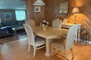 525 Riverleigh Ave, Riverhead, NY 11901 - Photo 3