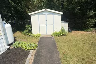 525 Riverleigh Ave, Riverhead, NY 11901 - Photo 11