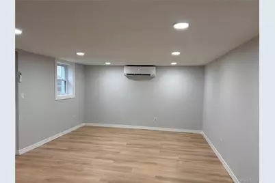 660 Great Neck Road #1, Copiague, NY 11726 - Photo 9