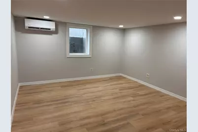 660 Great Neck Road #1, Copiague, NY 11726 - Photo 5
