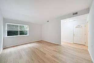 194 Strathmore Gate Dr, Stony Brook, NY 11790 - Photo 11