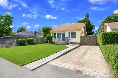 7 Inca Drive, Bay Shore, NY 11706 - Photo 3