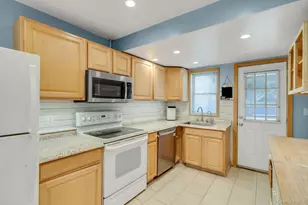 7 Inca Dr, Bay Shore, NY 11706 - Photo 7