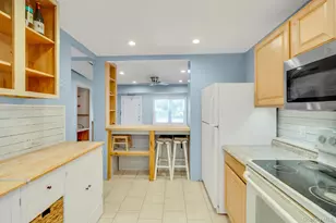 7 Inca Dr, Bay Shore, NY 11706 - Photo 9