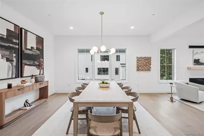 14 Sequoia Circle, Manhasset, NY 11030 - Photo 3