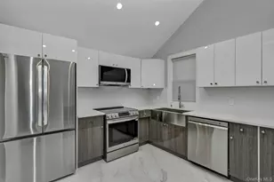 25 Miller St, Glen Cove, NY 11542 - Photo 5