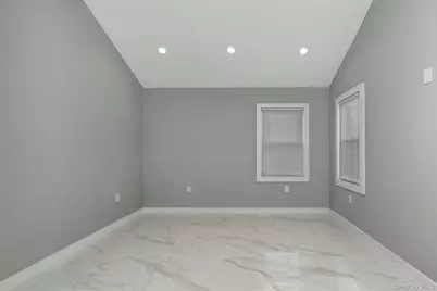 25 Miller Street, Glen Cove, NY 11542 - Photo 13