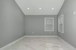 25 Miller St, Glen Cove, NY 11542 - Photo 13