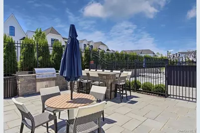 115 Three Ponds Lane E, Woodbury, NY 11797 - Photo 39