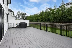 115 Three Ponds Ln E, Woodbury, NY 11797 - Photo 33
