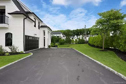 115 Three Ponds Lane E, Woodbury, NY 11797 - Photo 5