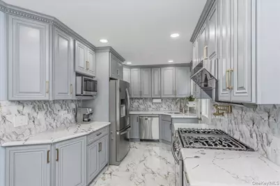 120 N 10th Street, New Hyde Park, NY 11040 - Photo 5