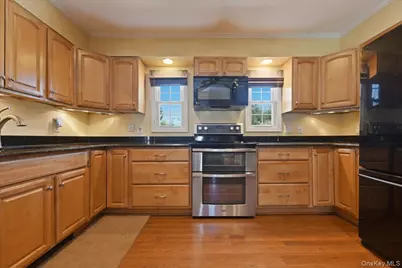 30 Universe Drive, Levittown, NY 11756 - Photo 5