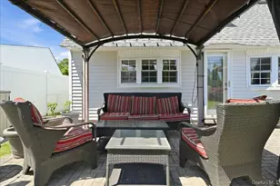 30 Universe Dr, Levittown, NY 11756 - Photo 33