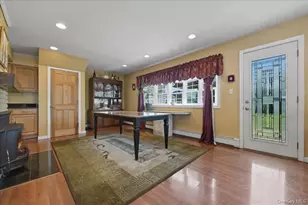 30 Universe Dr, Levittown, NY 11756 - Photo 11