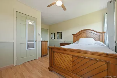 30 Universe Drive, Levittown, NY 11756 - Photo 27
