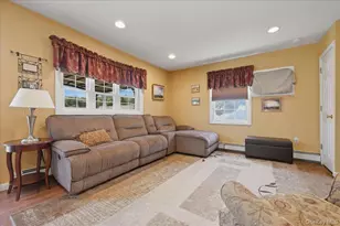 30 Universe Dr, Levittown, NY 11756 - Photo 13
