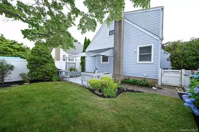 360 Grand Avenue, West Hempstead, NY 11552 - Photo 33