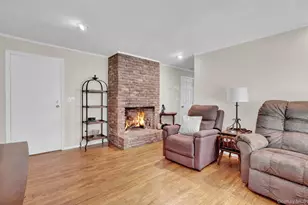 121 Old Field Rd, Huntington, NY 11743 - Photo 29