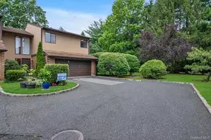 49 Wimbledon Dr, Roslyn, NY 11576 - Photo 25