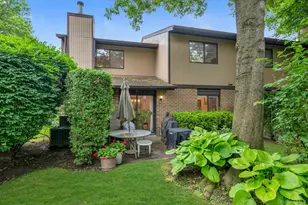 49 Wimbledon Dr, Roslyn, NY 11576 - Photo 23