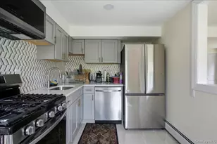 436 Storms Rd, Valley Cottage, NY 10989 - Photo 7