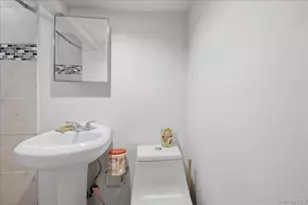 1850 Unionport Rd, Bronx, NY 10462 - Photo 9