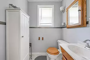 33 Sherman St, Merrick, NY 11566 - Photo 13