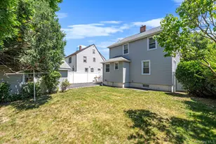 33 Sherman St, Merrick, NY 11566 - Photo 23