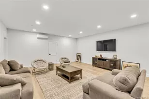 45104 Silver Birch Ln, Plainview, NY 11803 - Photo 25